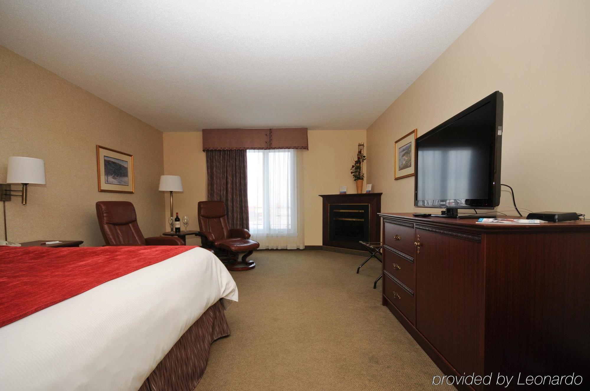 Ramada Plaza By Wyndham Gatineau/Manoir Du Casino Hotel Room photo