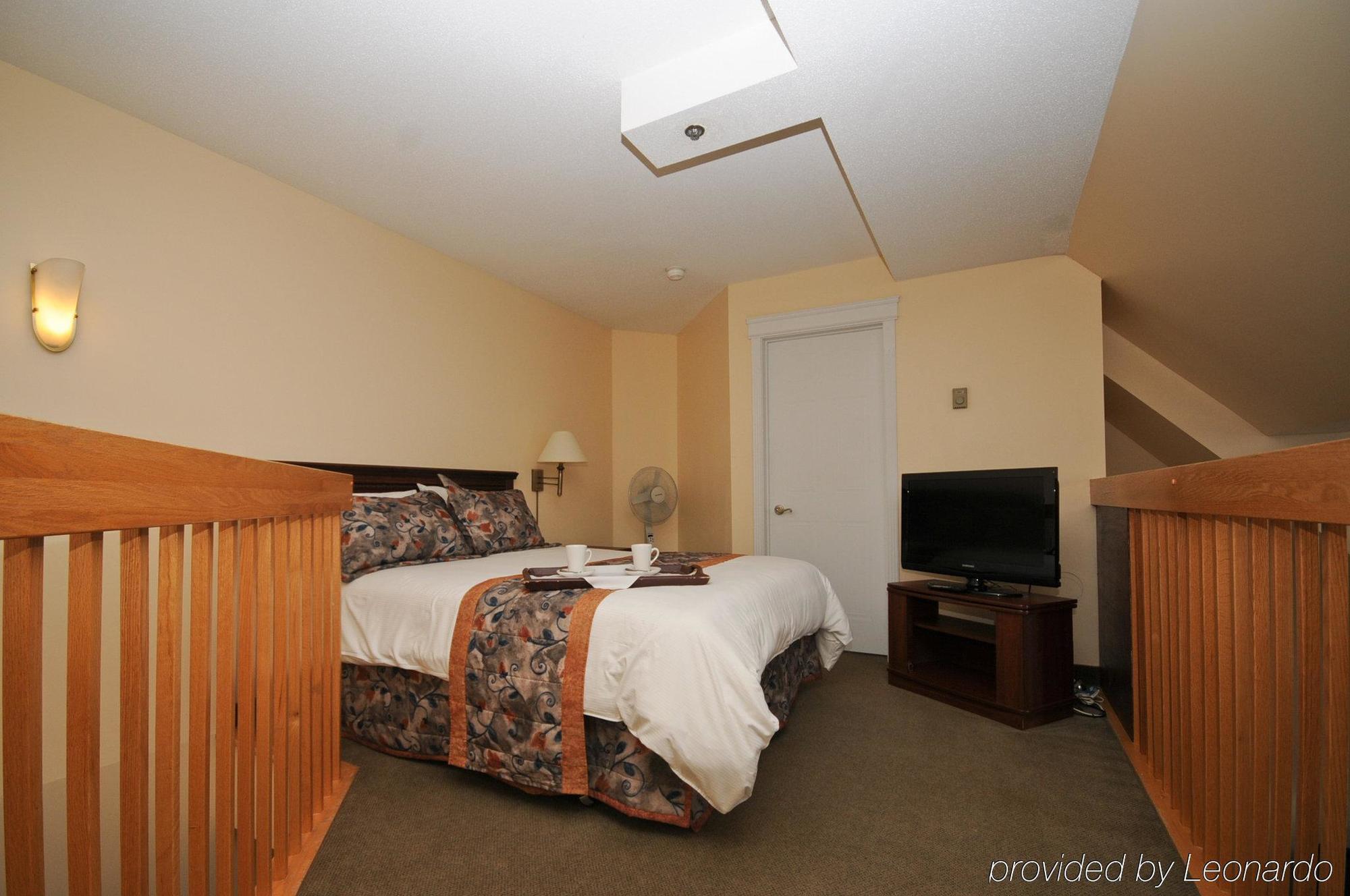 Ramada Plaza By Wyndham Gatineau/Manoir Du Casino Hotel Room photo